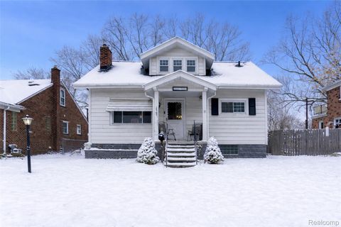 22799 Oakwood Avenue Eastpointe City MI 48021