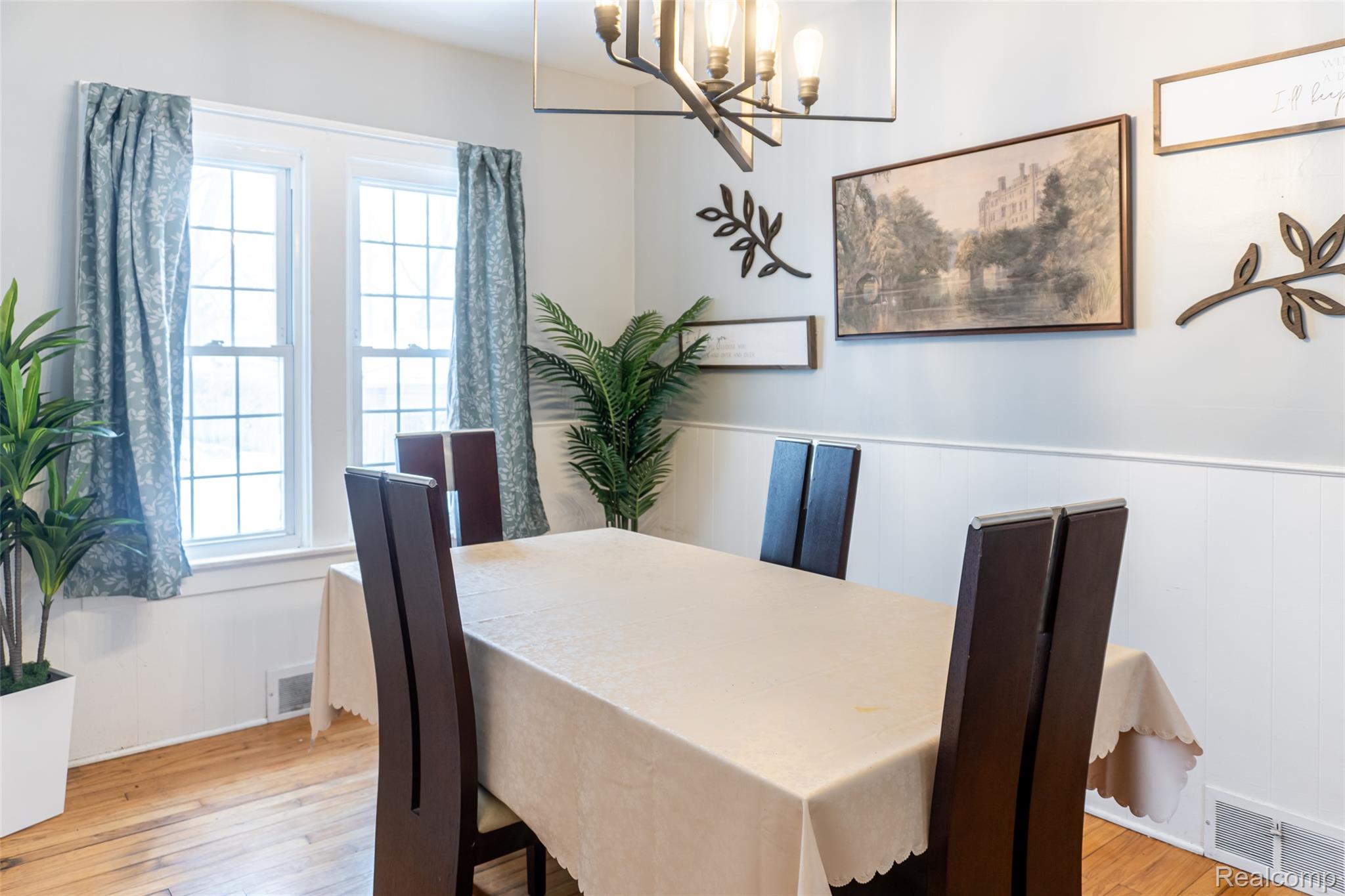 22799 Oakwood Avenue