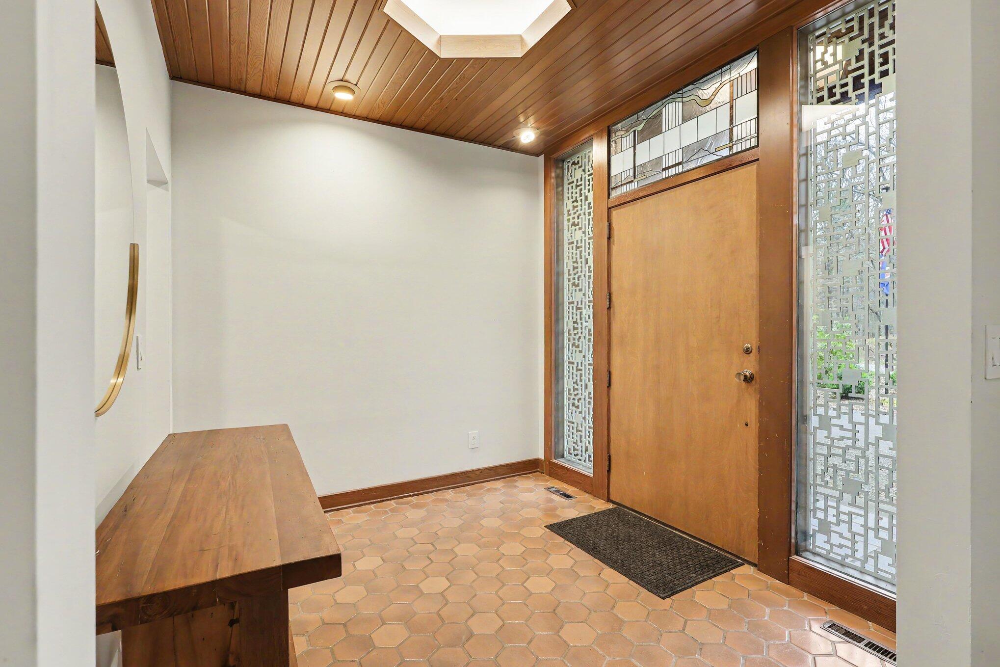 1519 Middlebrook Drive