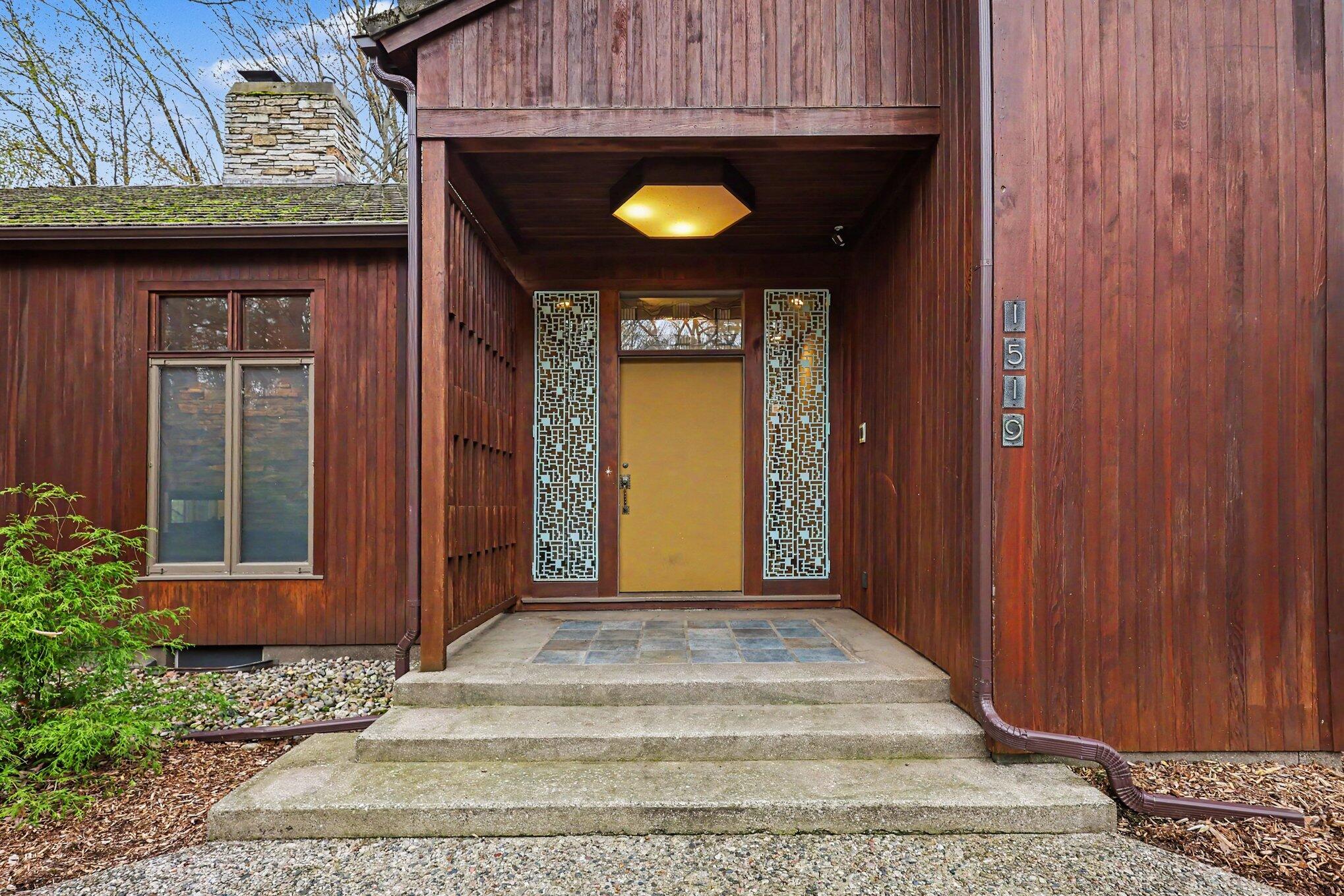 1519 Middlebrook Drive