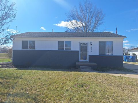 14094 Couwlier Avenue Warren City MI 48089