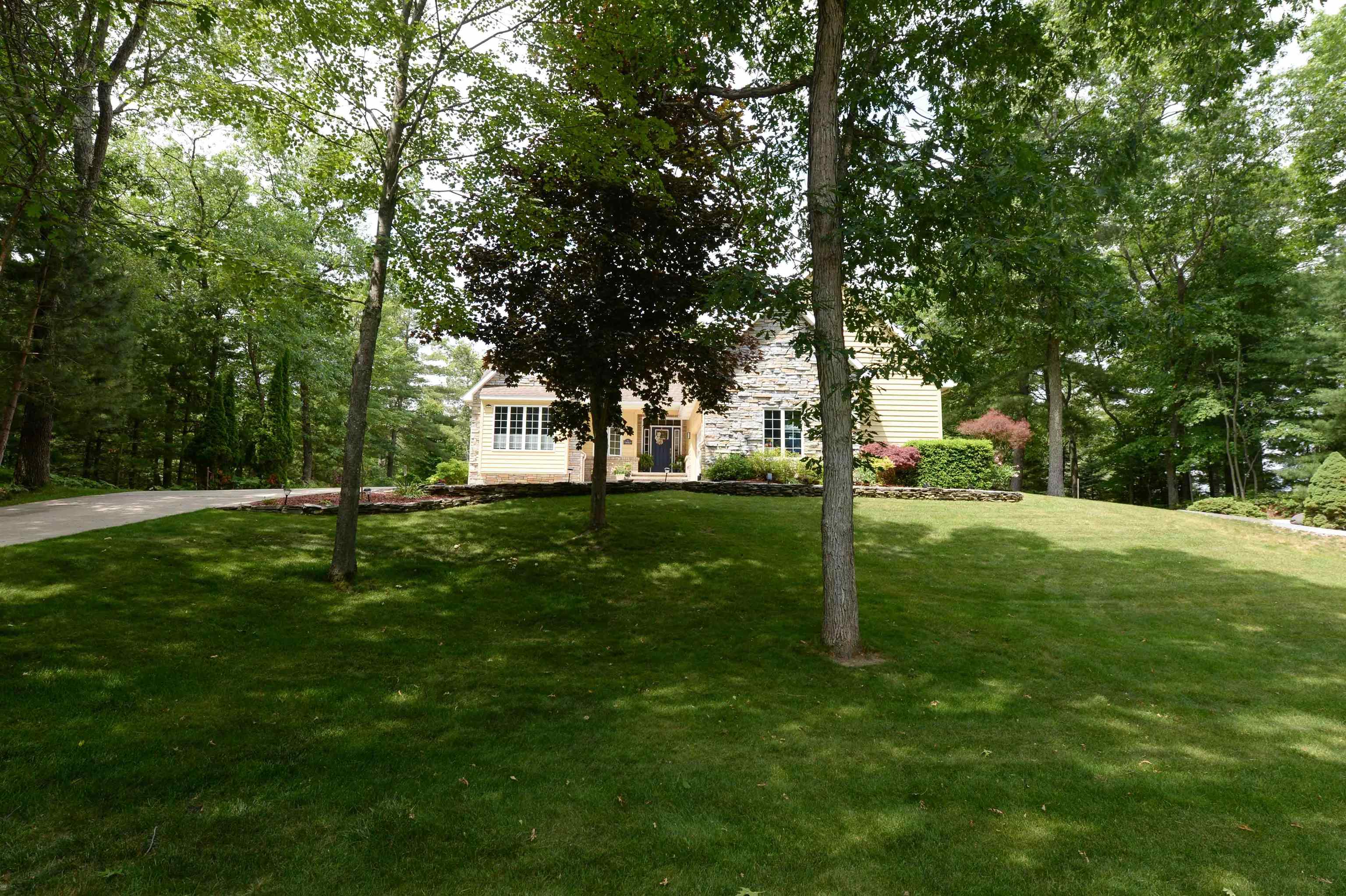 7021 Lakewood Drive