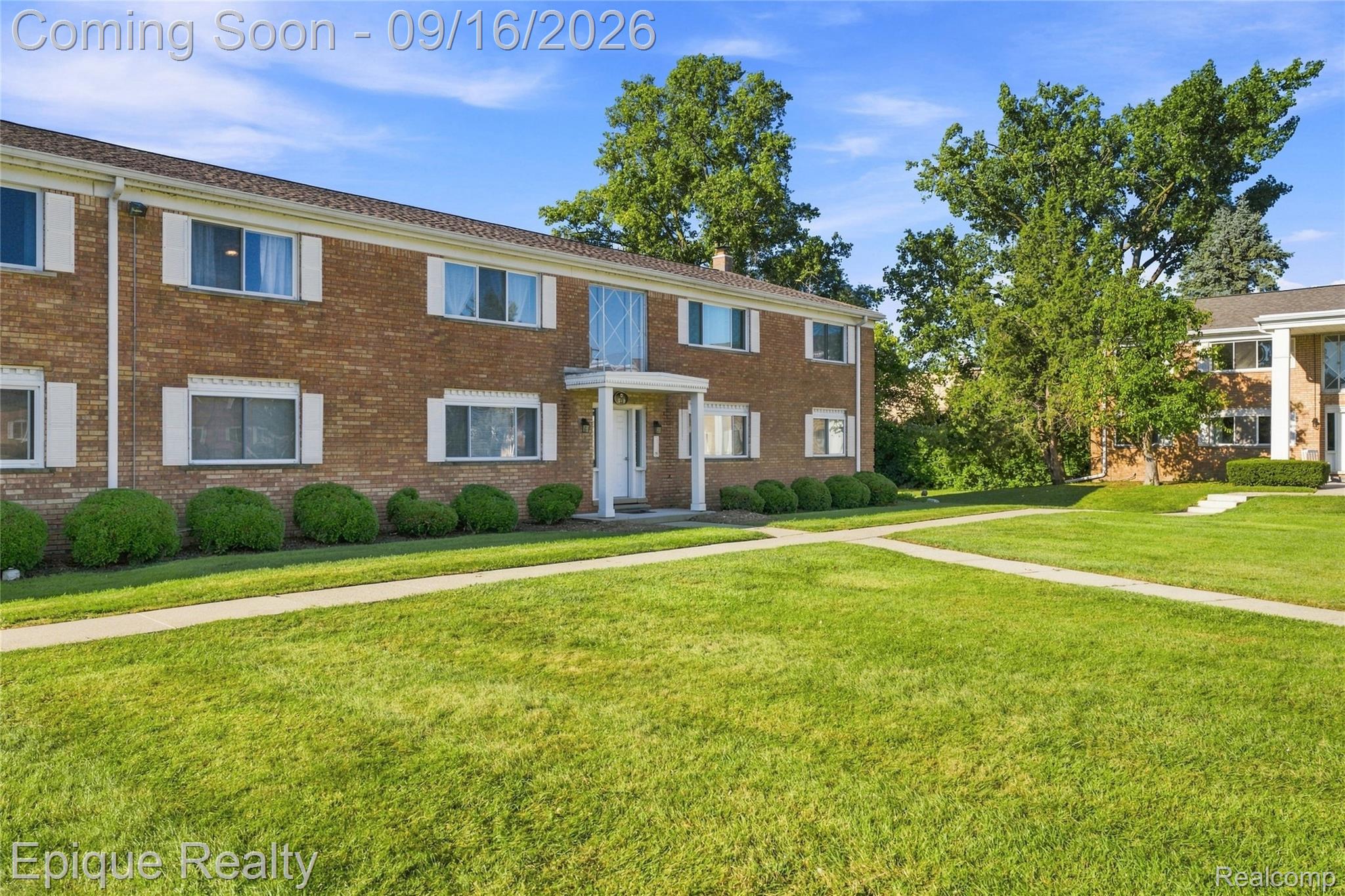 801 W Long Lake Road 7