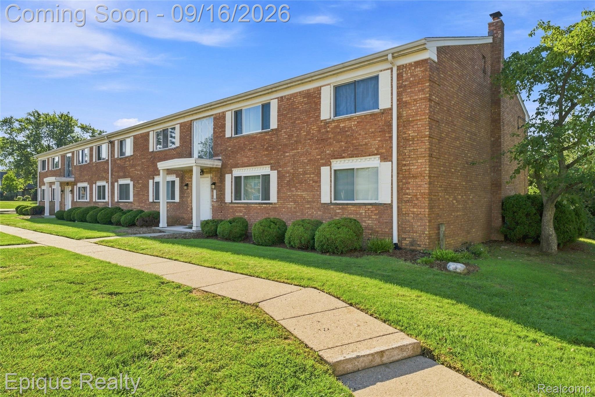 801 W Long Lake Road 7