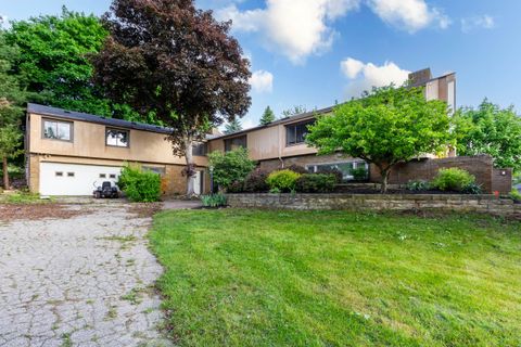 4554 MYSTIC HILLS Circle Brighton Township Livingston MI 48380