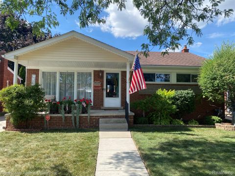 24585 Mabray Avenue Eastpointe City MI 48021