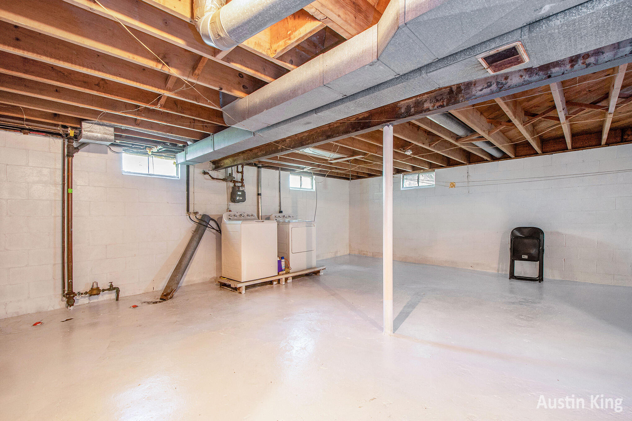 Grand Rapids City, Michigan 49504, United States, 2 Bedrooms Bedrooms, ,1 BathroomBathrooms,Residential,Pending,157977