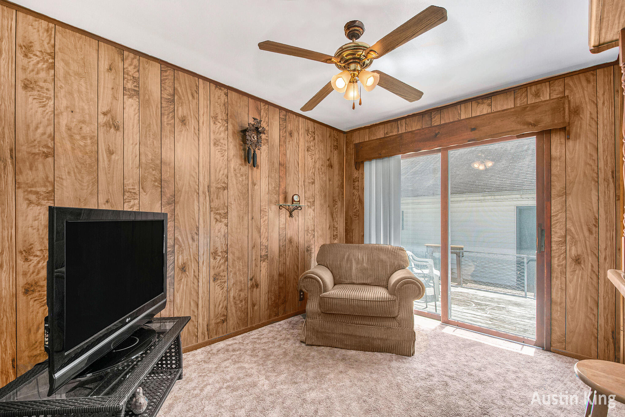 Grand Rapids City, Michigan 49504, United States, 2 Bedrooms Bedrooms, ,1 BathroomBathrooms,Residential,Pending,157977