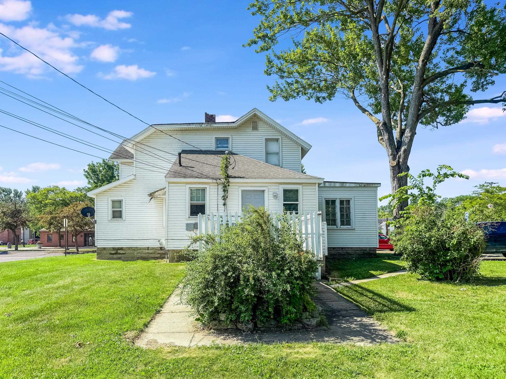 310 W Superior Street