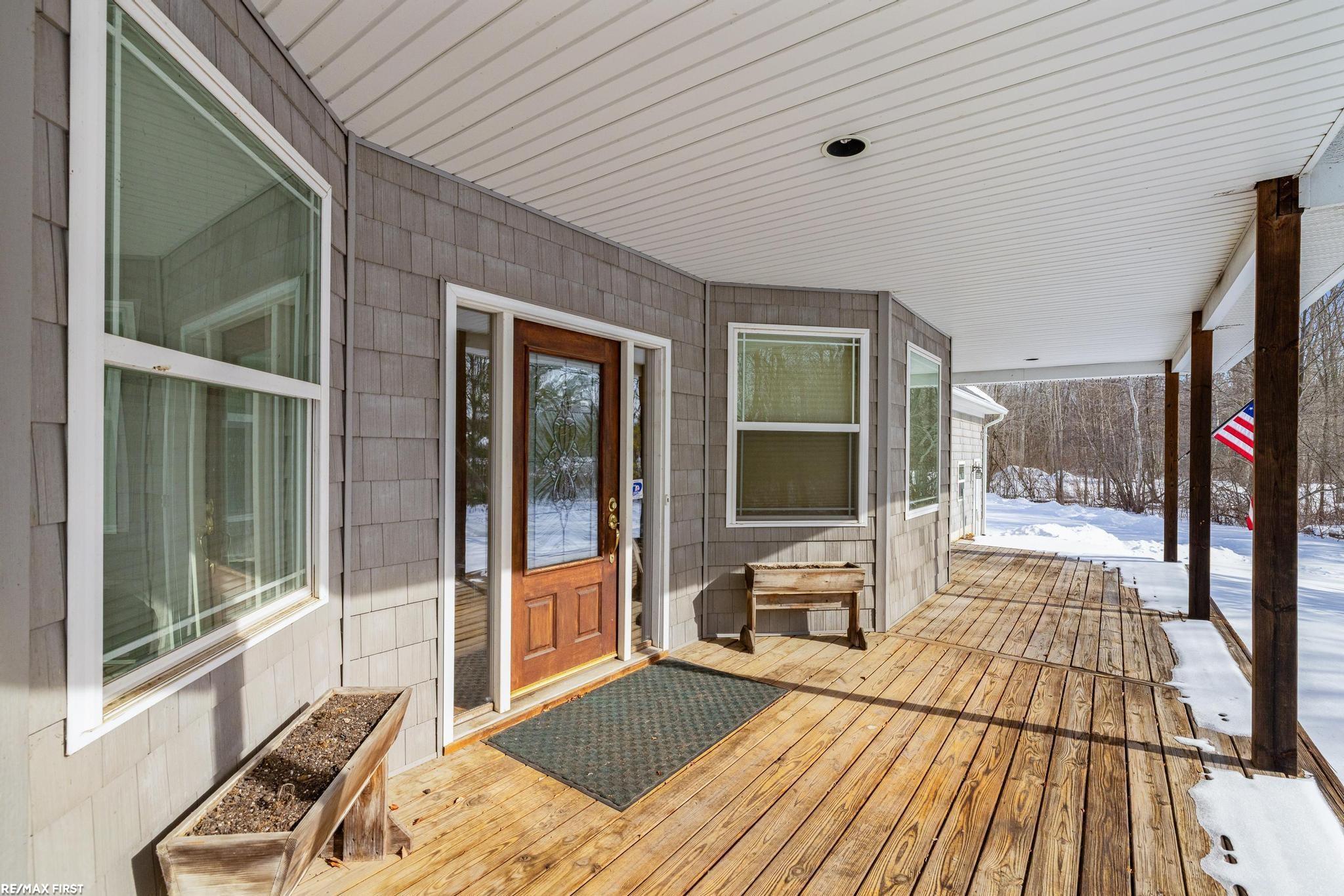 6776 Ravenswood Road