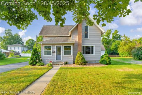 415 W Lake Street South Lyon City MI 48178
