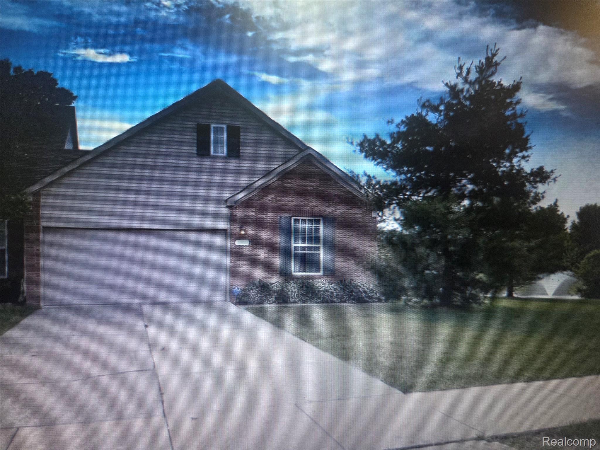 1900 Player Circle E