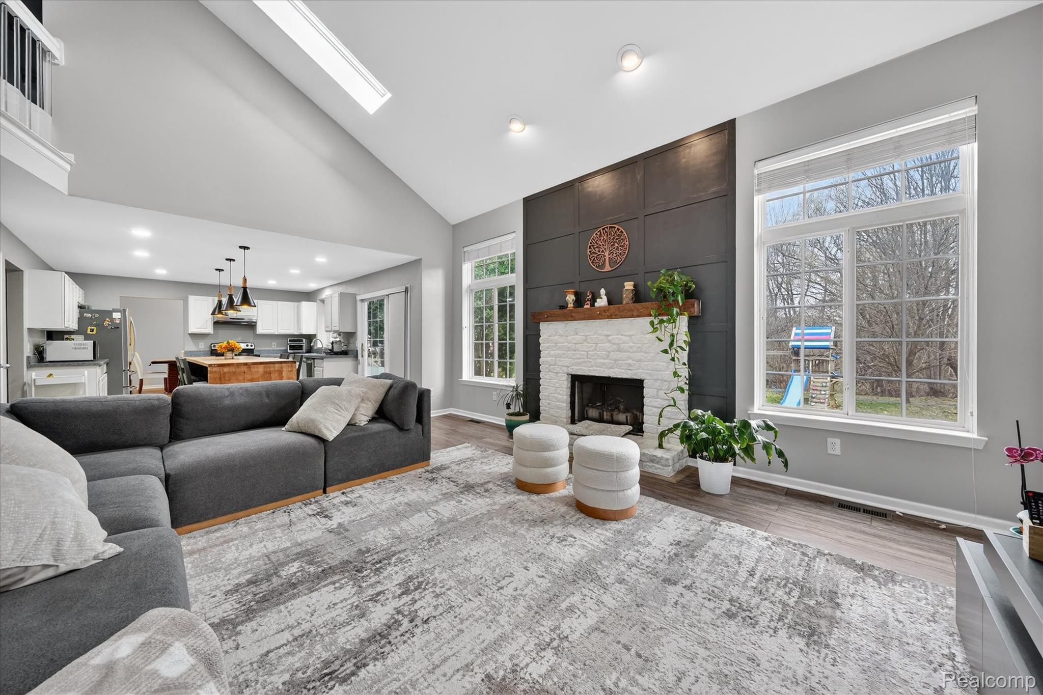 1029 White Trail