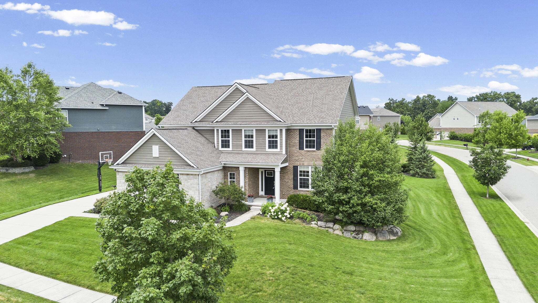 5887 Strawberry Circle