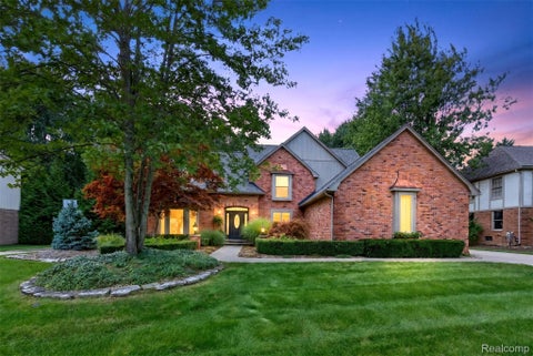 Photo of 3705 Summit Ridge Drive, Rochester Hills City, MI 48306 (MLS # 20261082007)