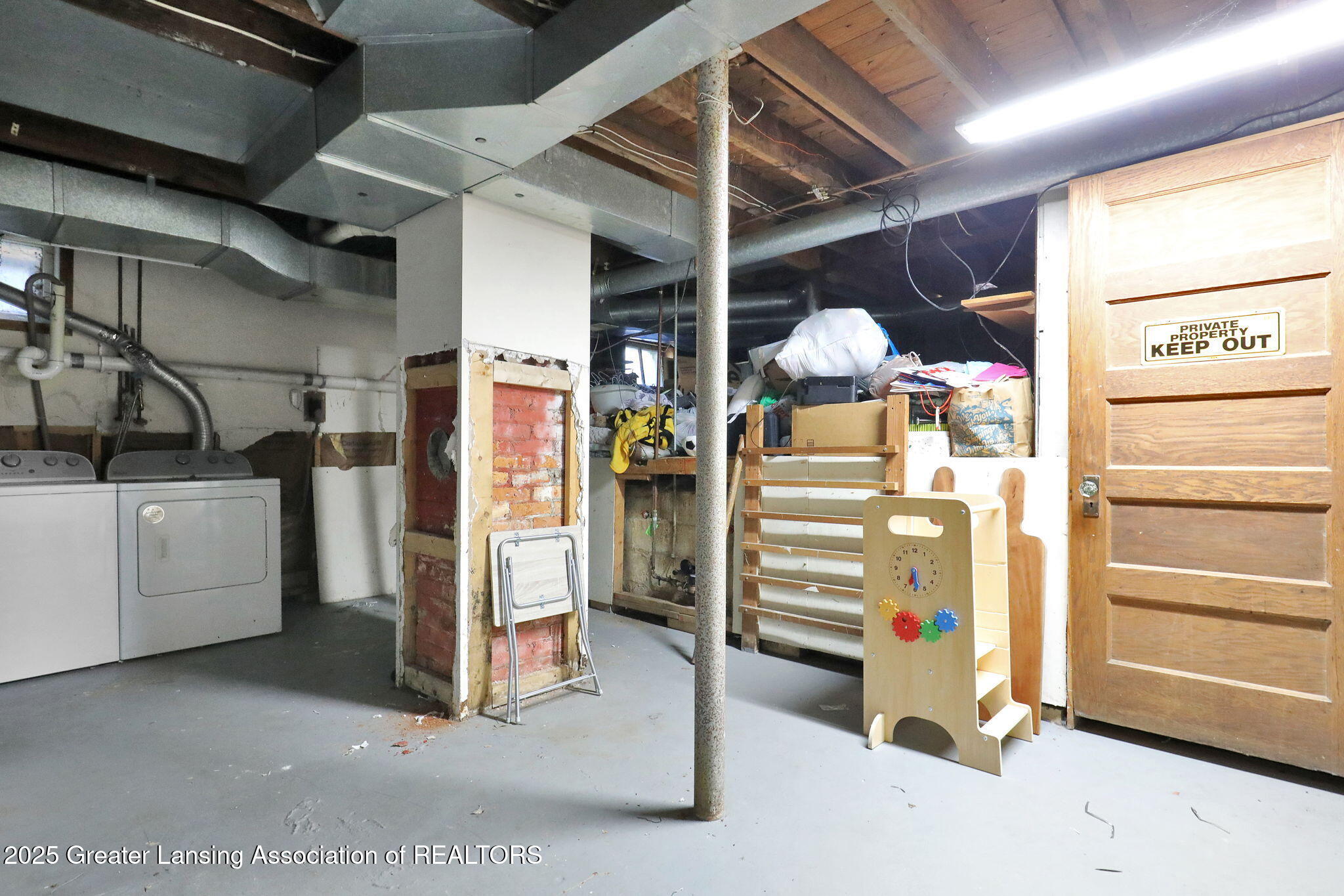 East Lansing City, Michigan 48823, United States, 3 Bedrooms Bedrooms, ,2 BathroomsBathrooms,Residential,Active,181202