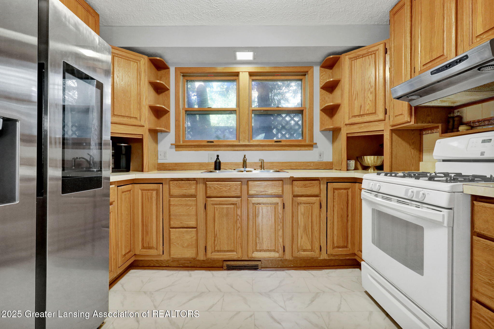 East Lansing City, Michigan 48823, United States, 3 Bedrooms Bedrooms, ,2 BathroomsBathrooms,Residential,Active,181202