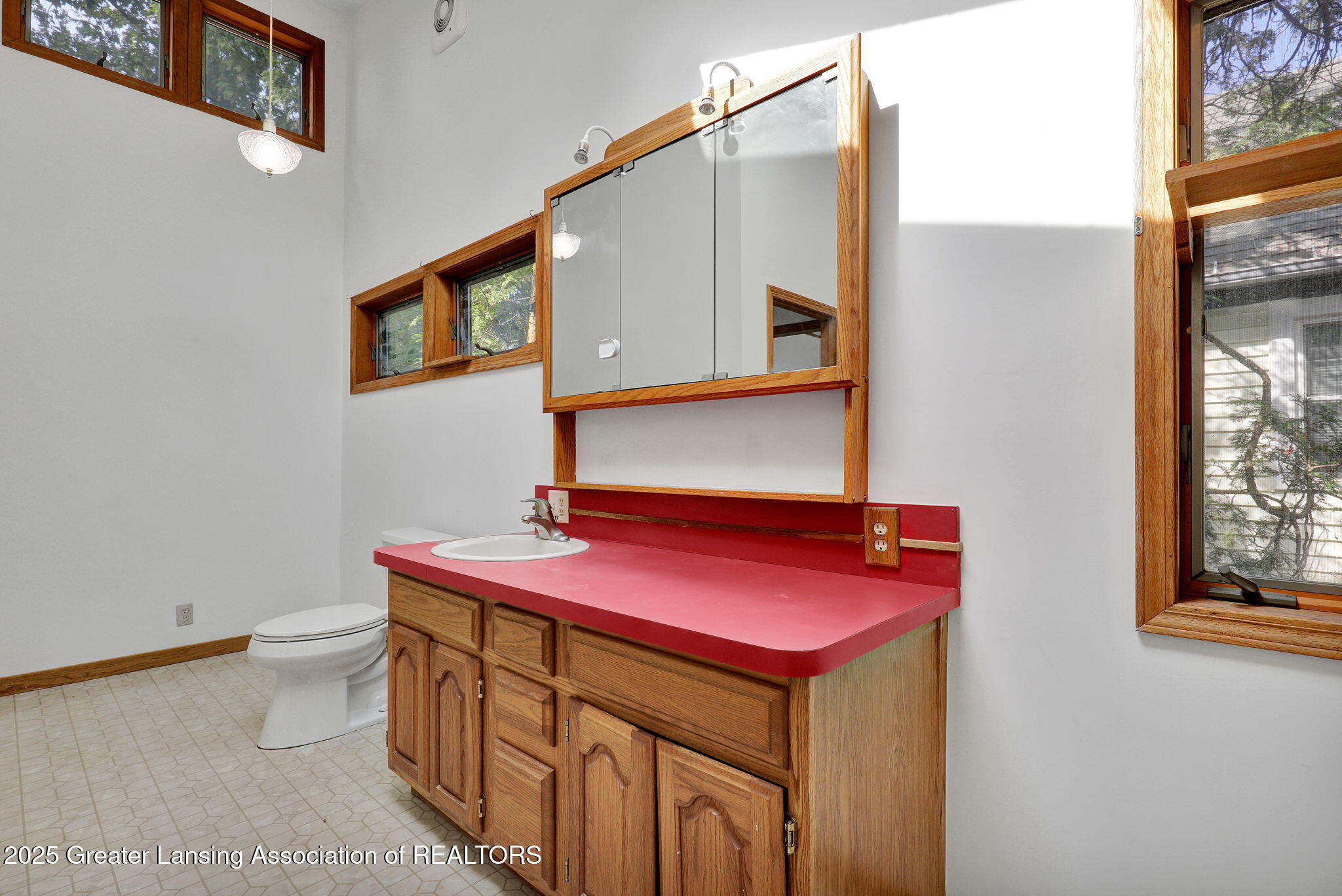 East Lansing City, Michigan 48823, United States, 3 Bedrooms Bedrooms, ,2 BathroomsBathrooms,Residential,Active,181202