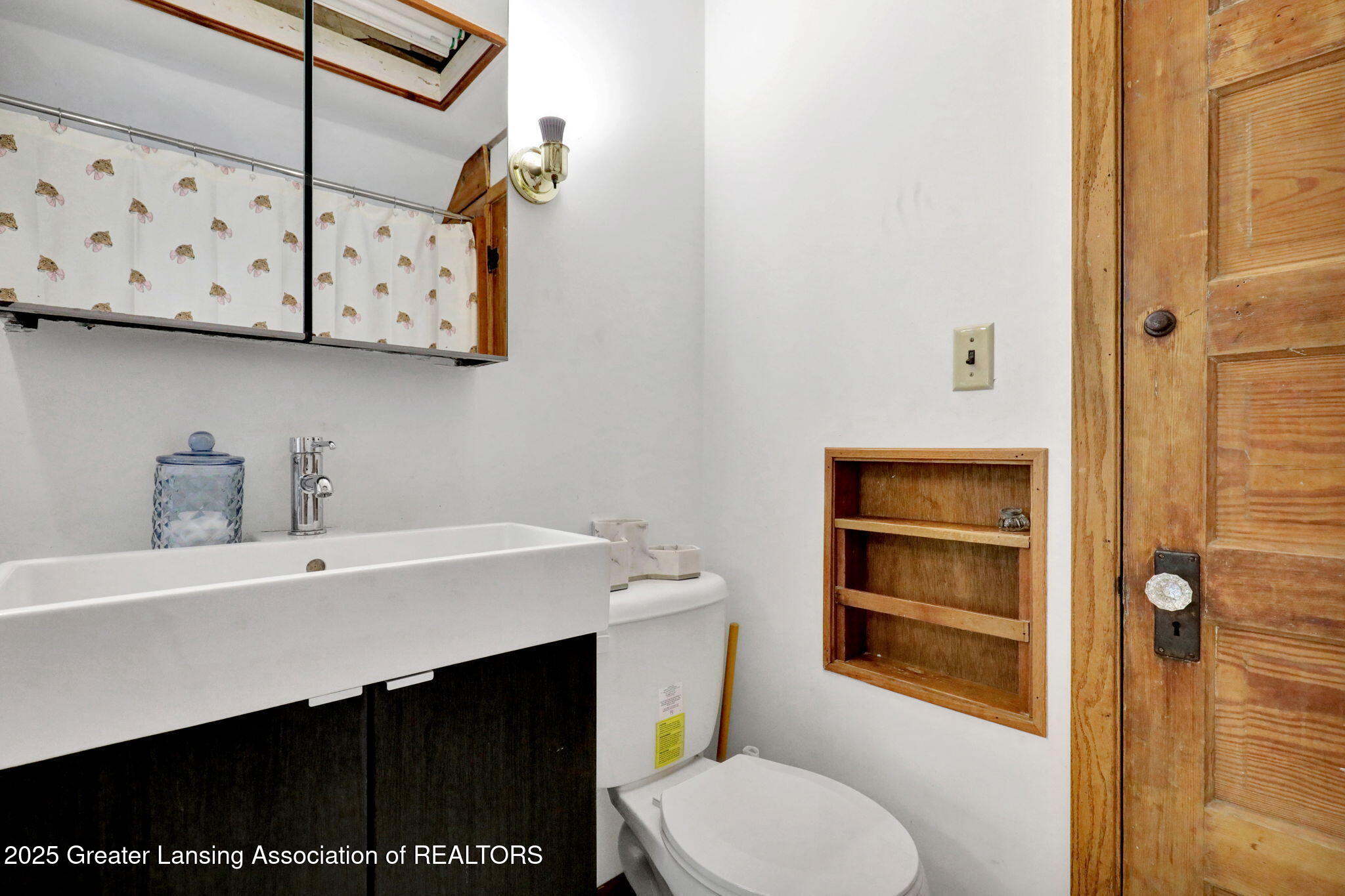 East Lansing City, Michigan 48823, United States, 3 Bedrooms Bedrooms, ,2 BathroomsBathrooms,Residential,Active,181202