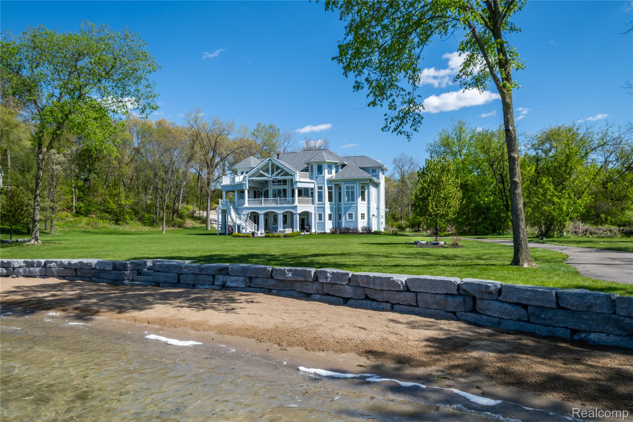 10195 Bennett Lake Road