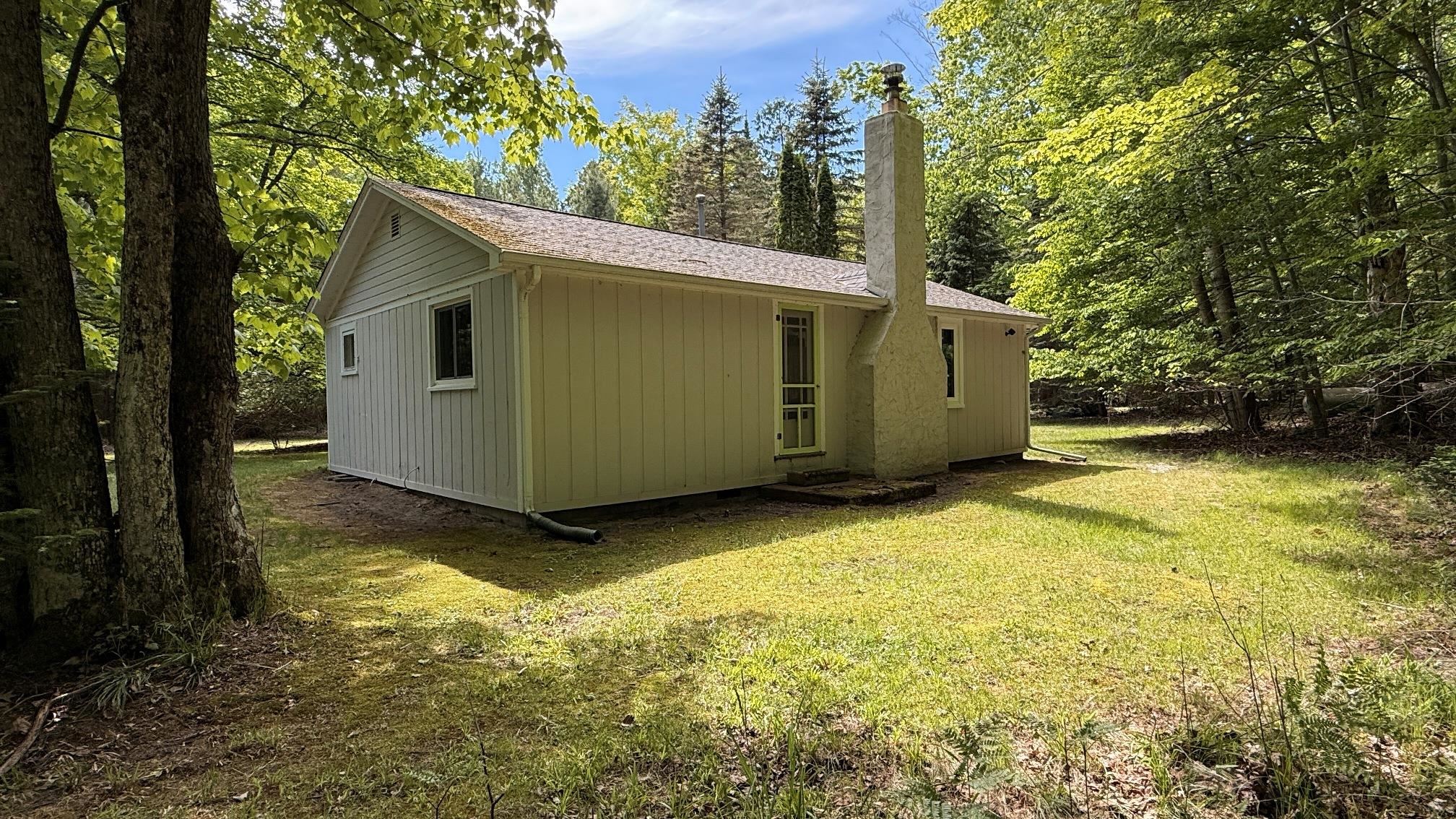 12851 Manitou Trail