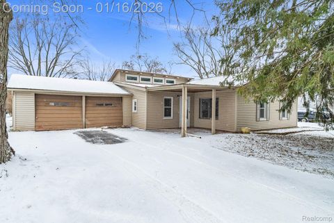 4734 Kempf Street Waterford Charter Township MI 48329