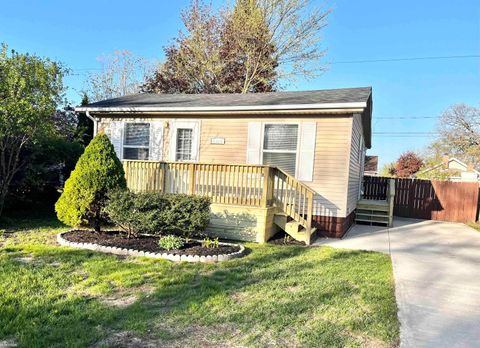 2728 17th Ave Avenue Port Huron City St Clair MI 48060