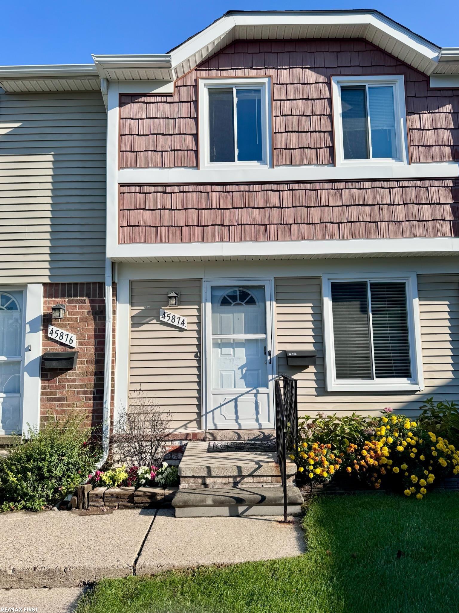 45874 Kensington Street