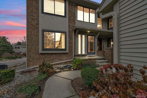 7258 Creeks Bend Court West Bloomfield Charter Township MI 48322