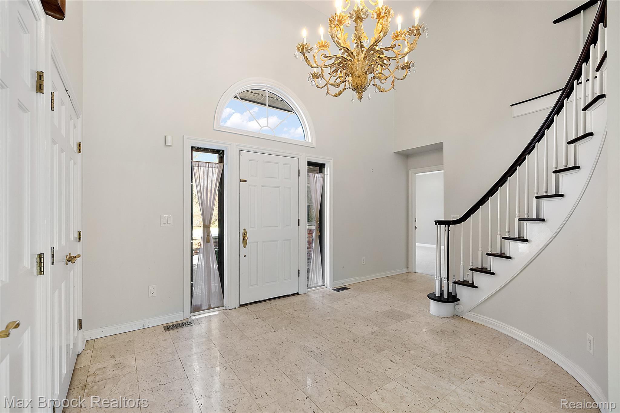 3673 York Court