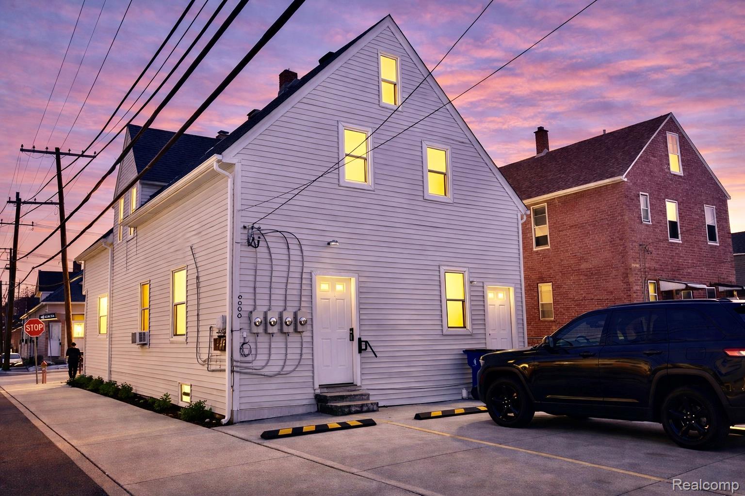 2433 Pulaski Street