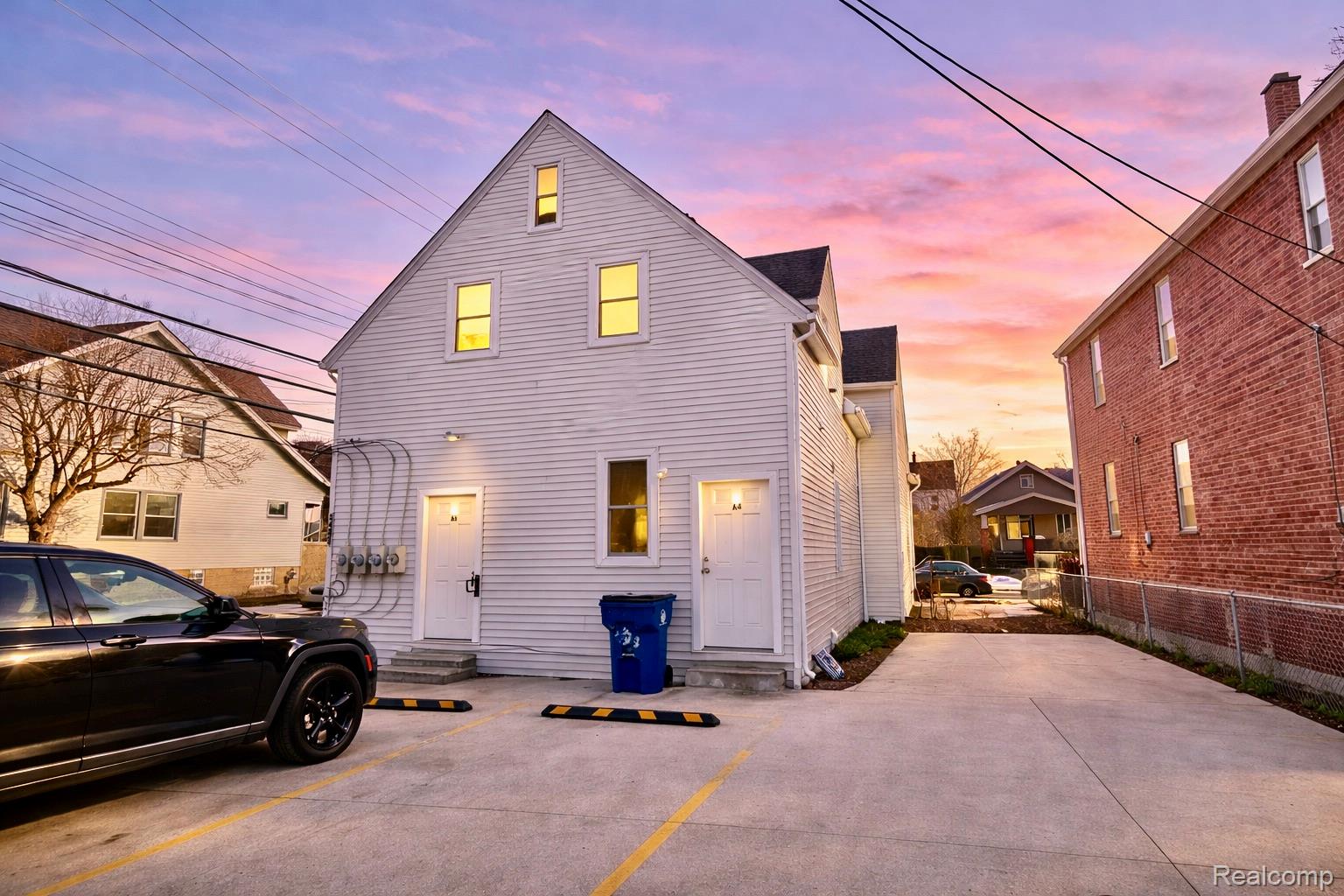 2433 Pulaski Street