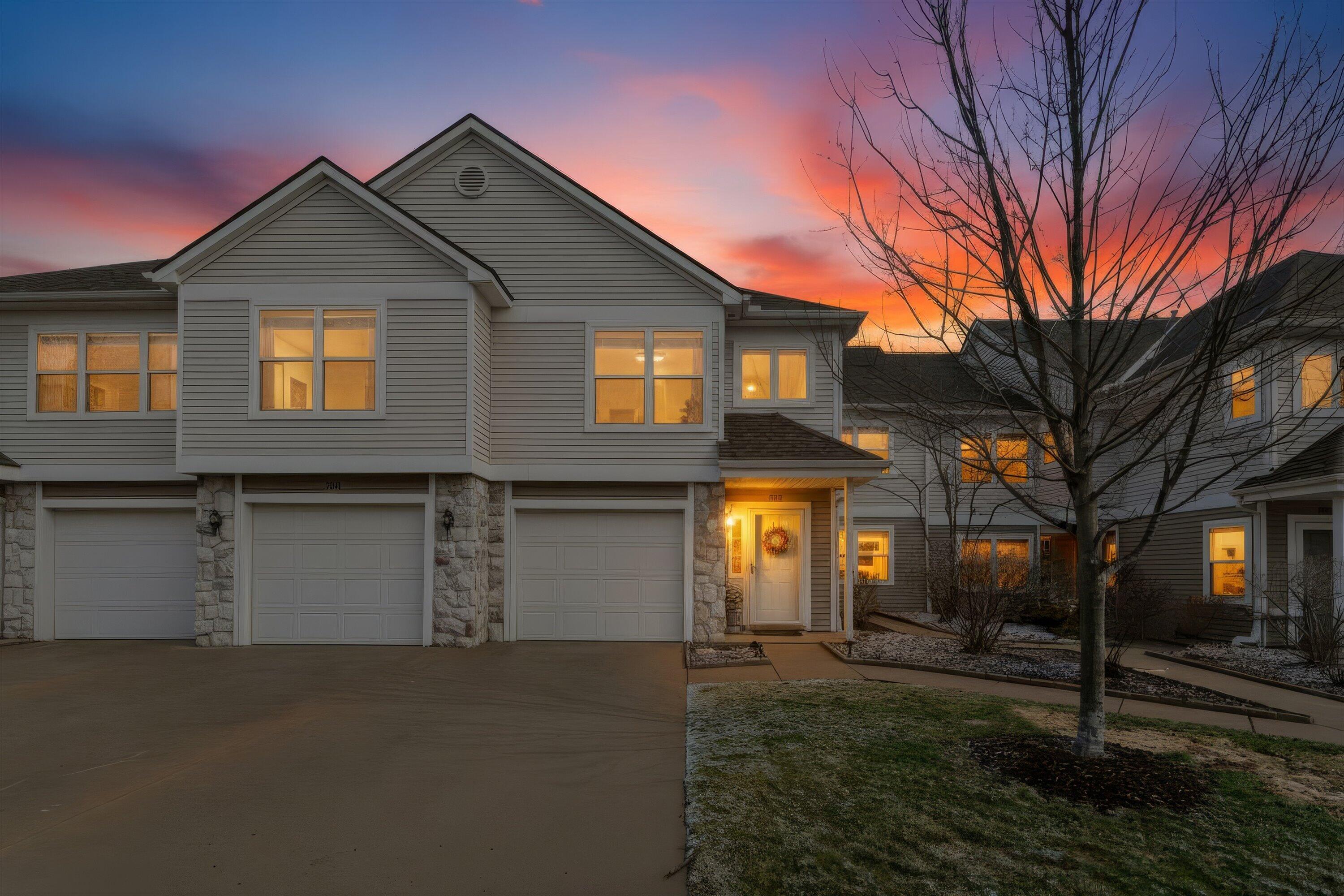 709 Fieldstone Circle W