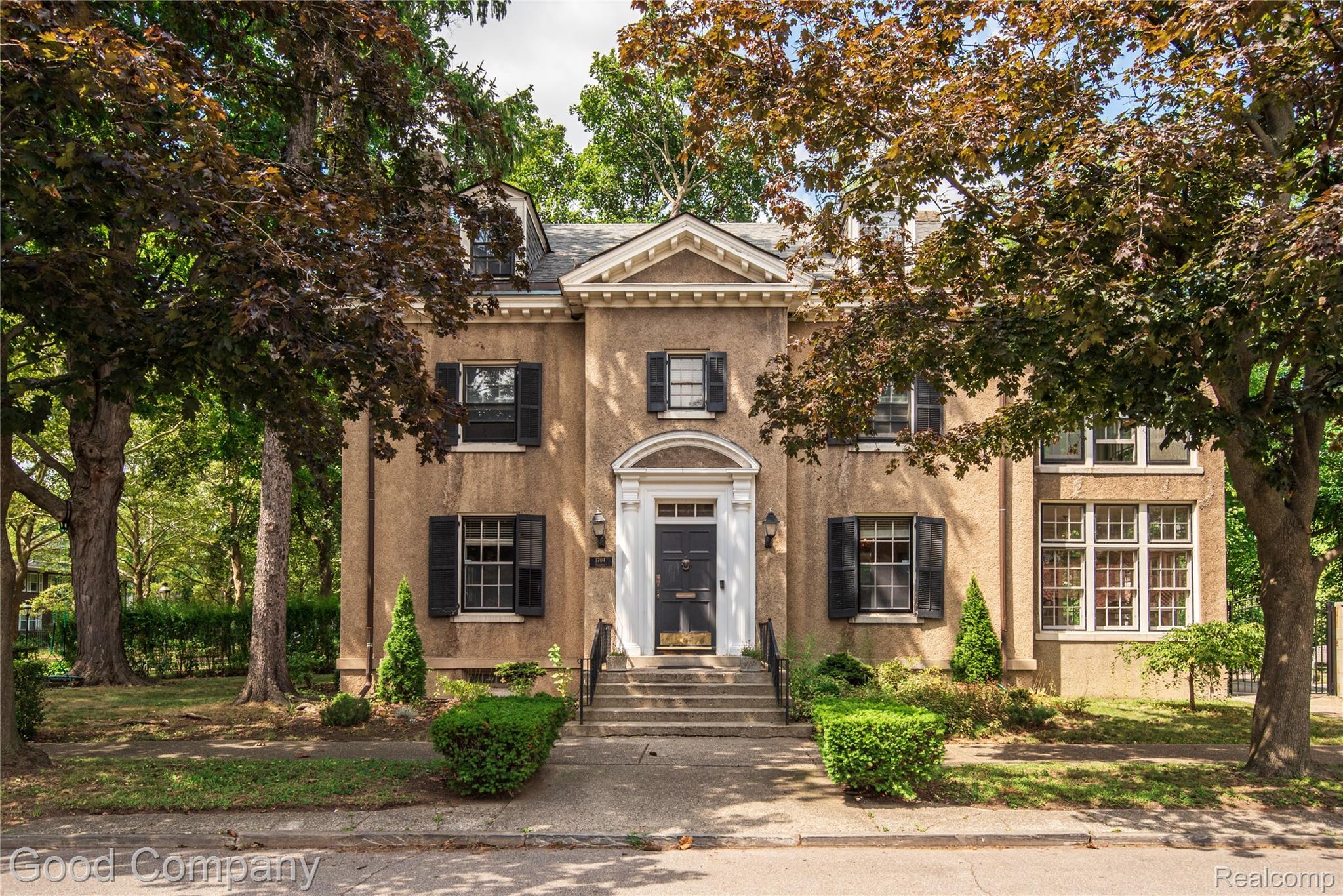 1704 Iroquois Street