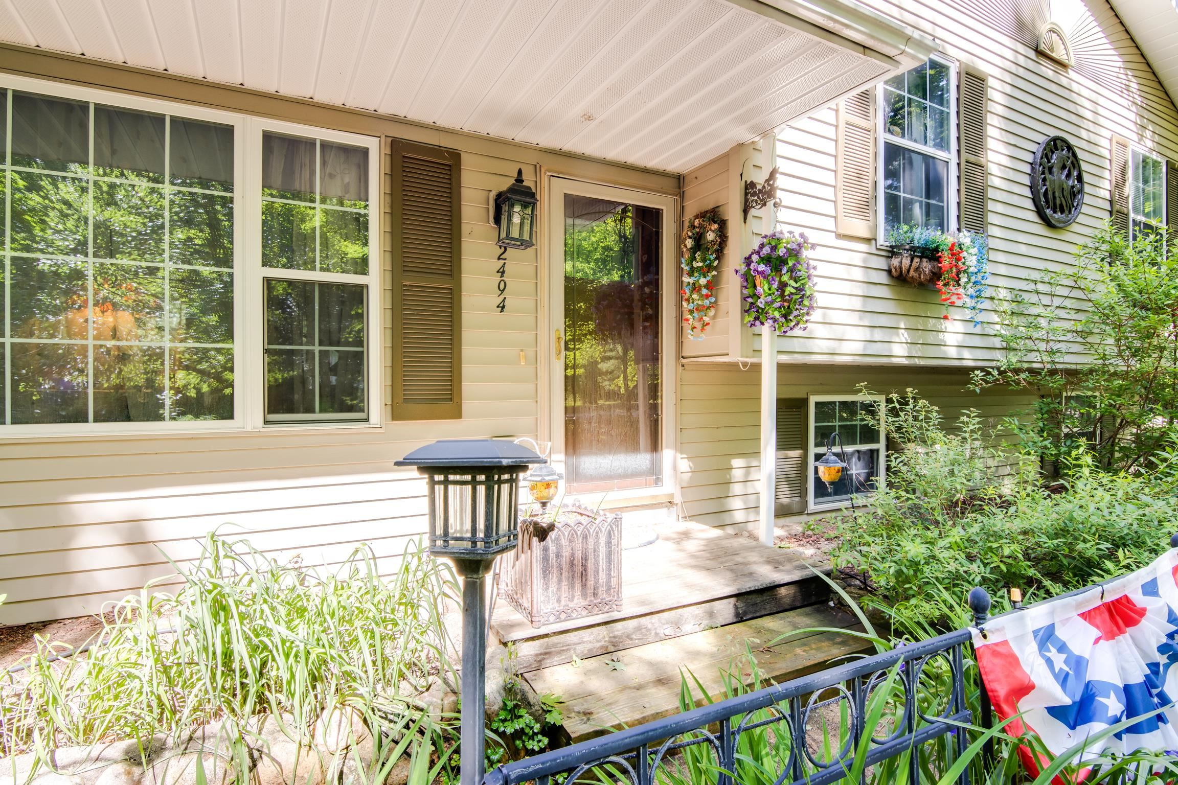 2494 Holland Circle