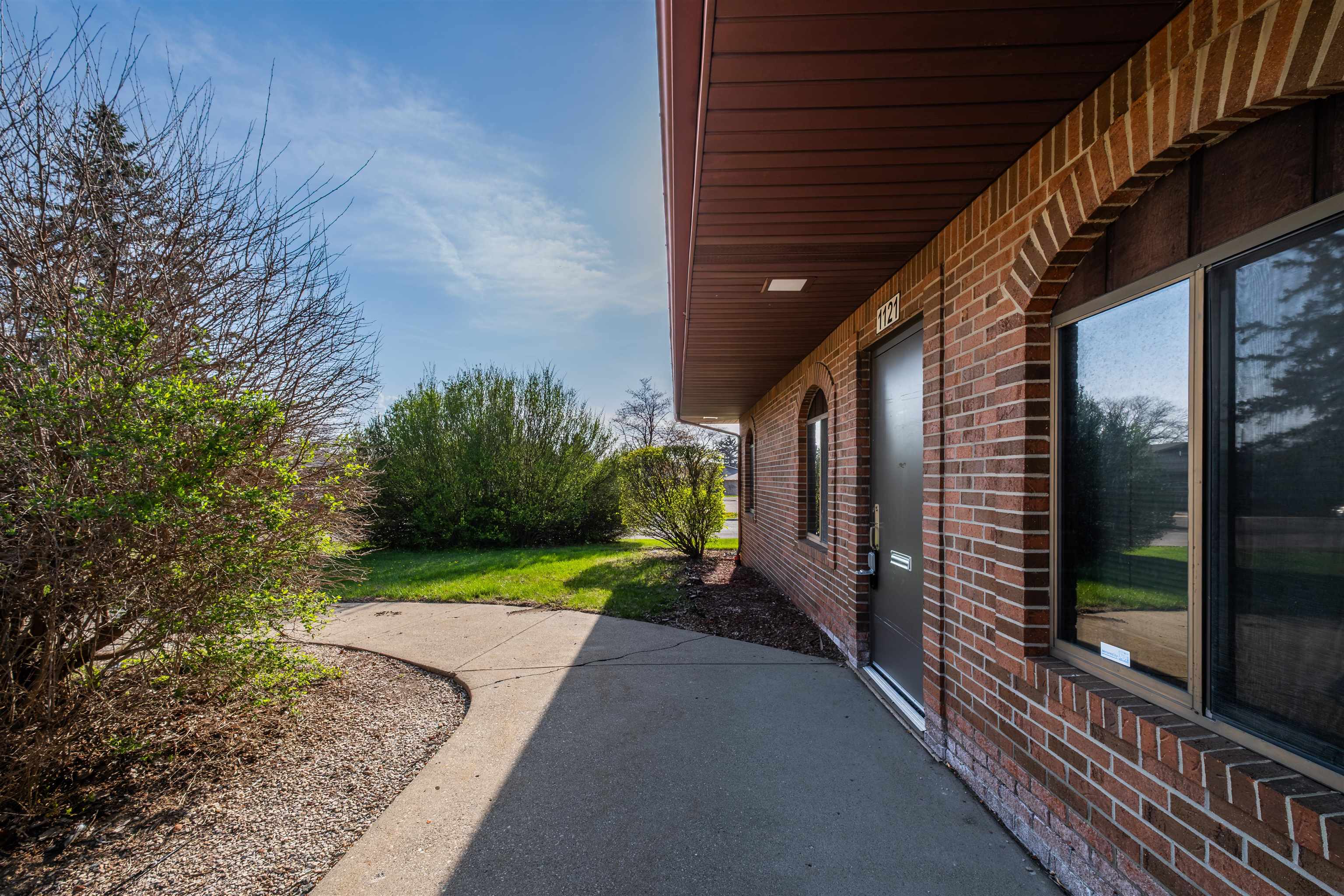 1121 Villa Linde Court
