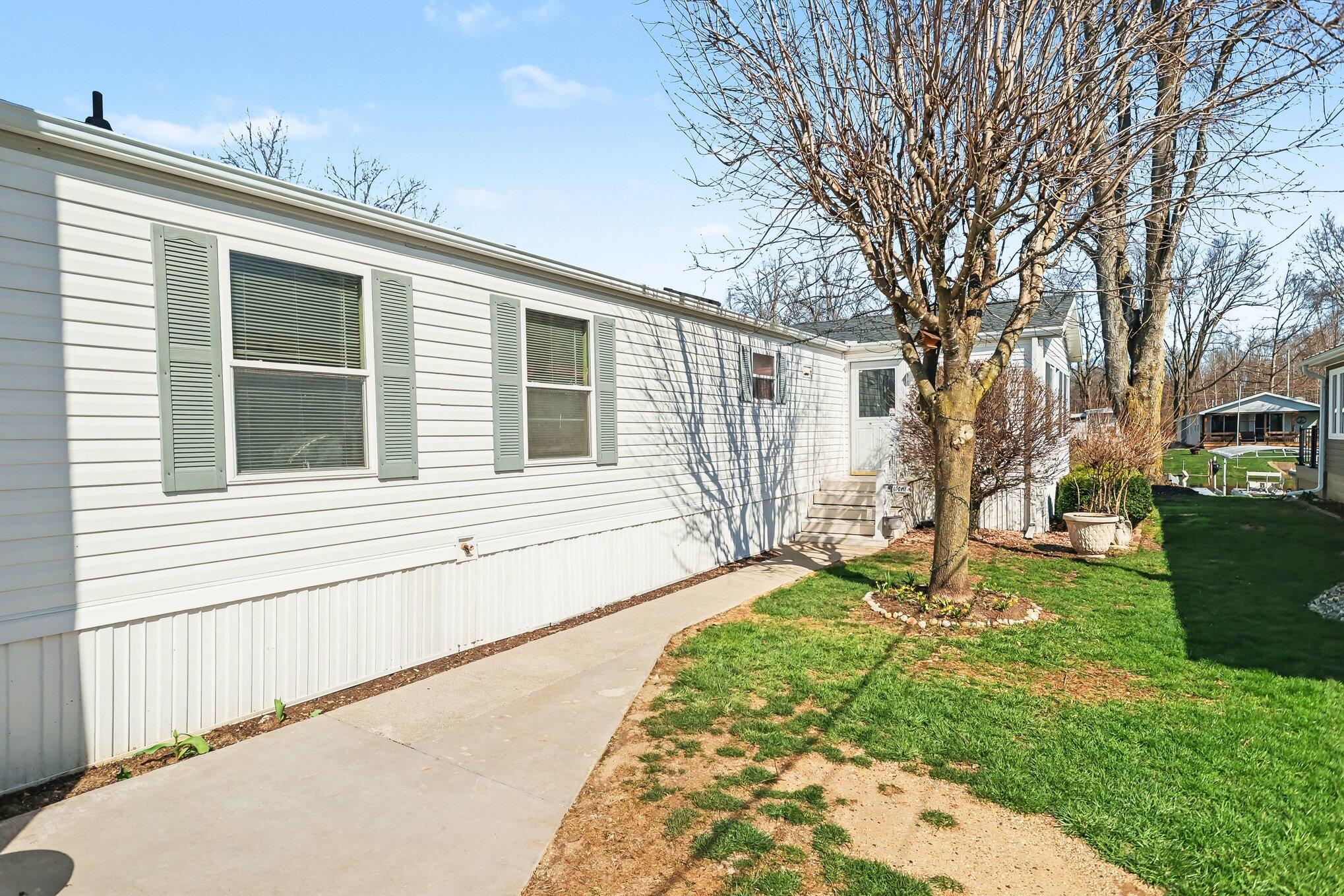 572 Maple Lane