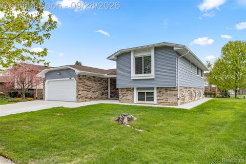 Photo for 45561 Edgewood Court