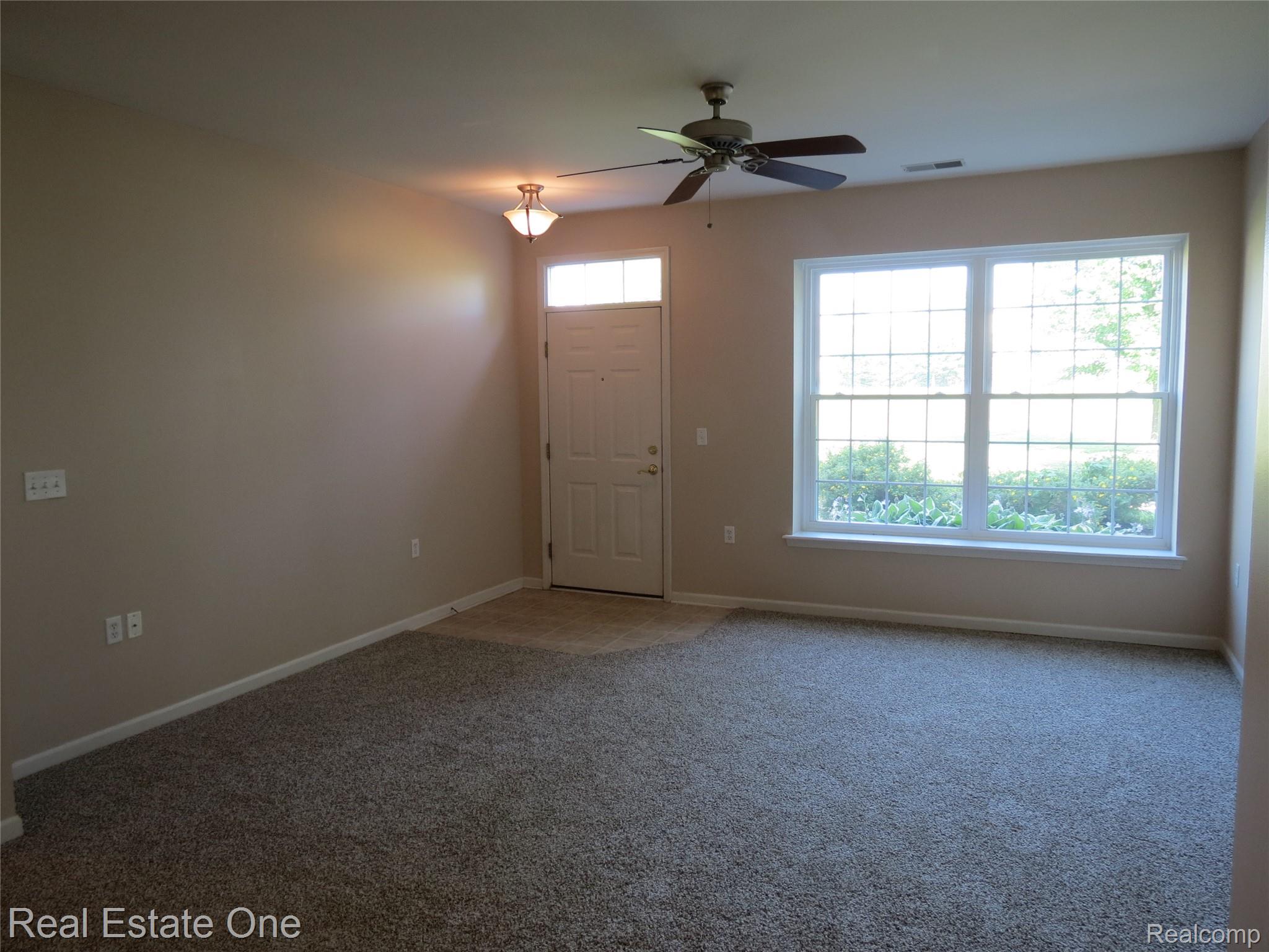 3153 Kneeland Circle