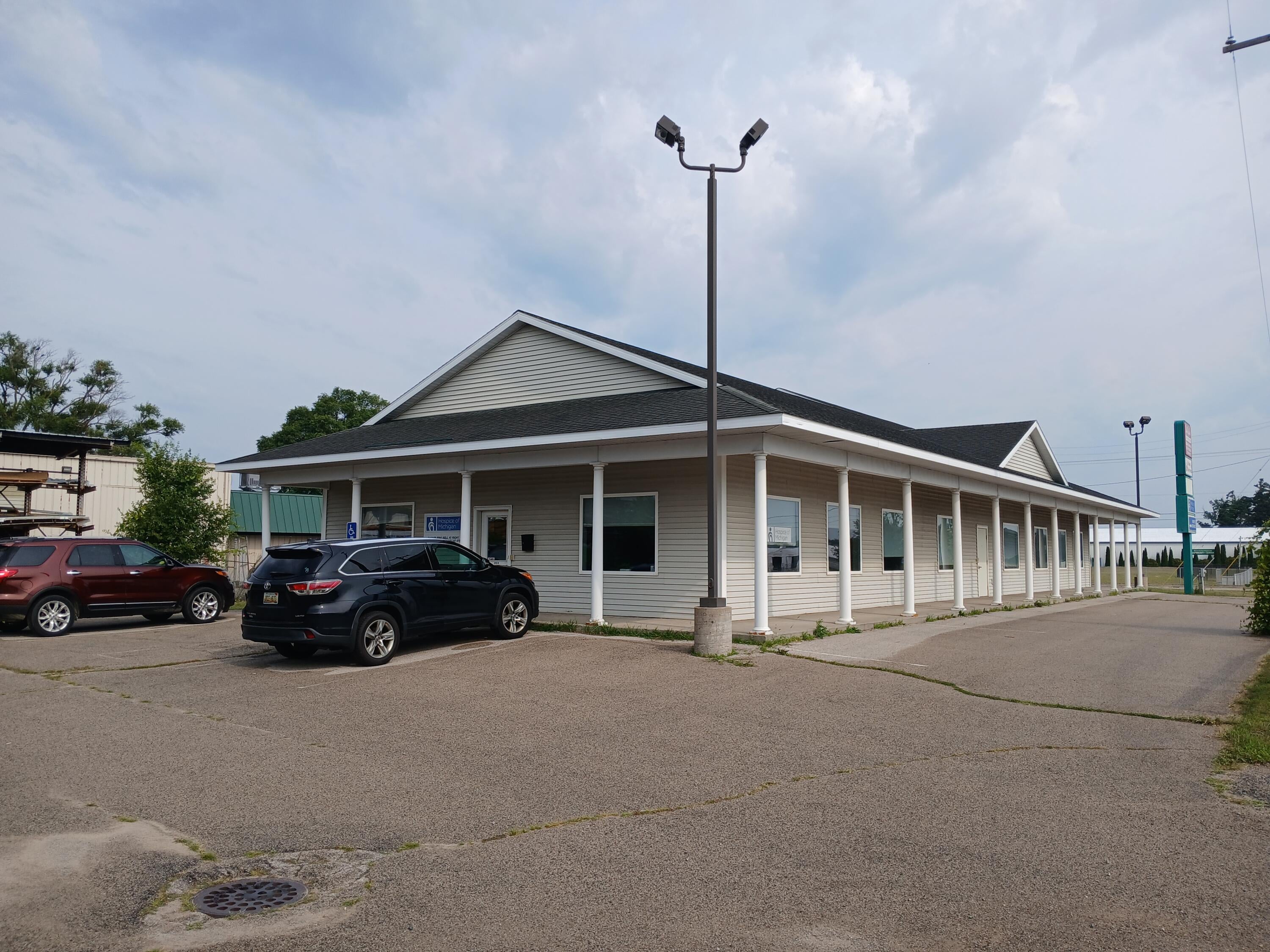 5177 W US-10