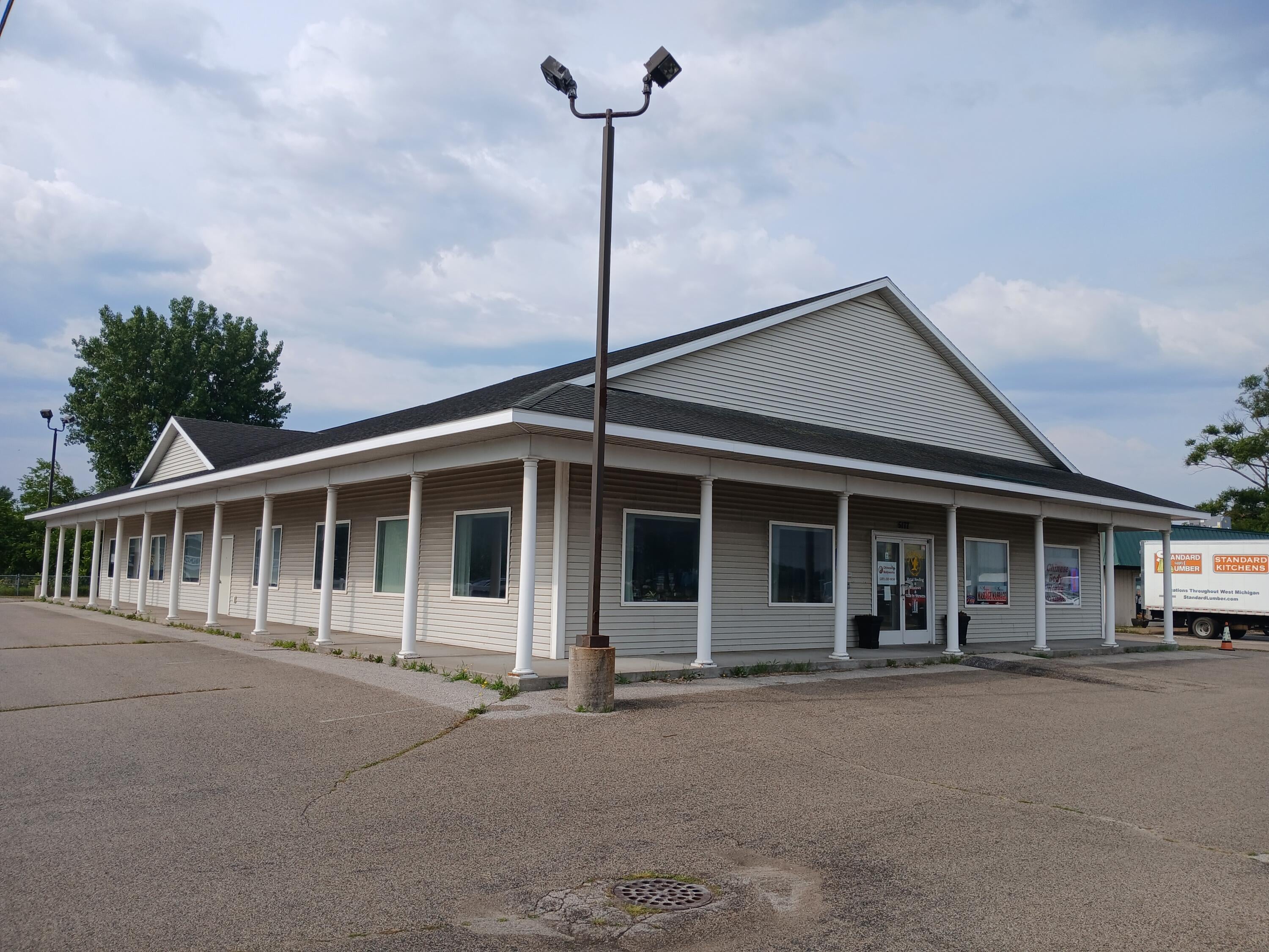 5177 W US-10