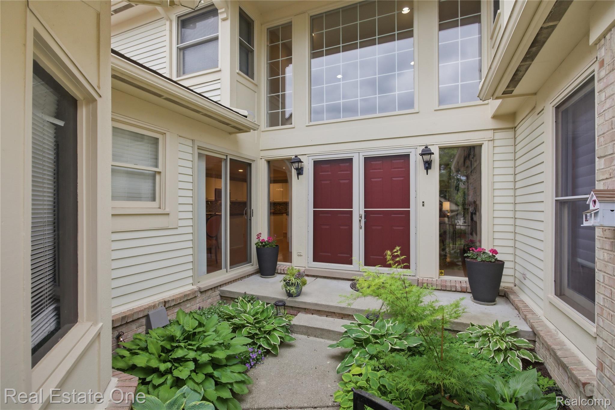 6011 Simsbury Court 12