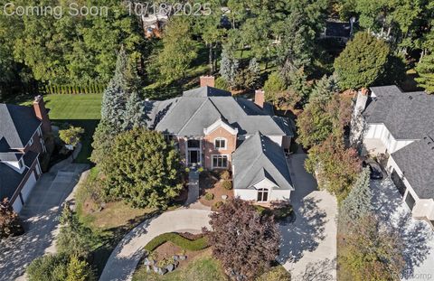 2928 Vineyards Drive Troy City MI 48098