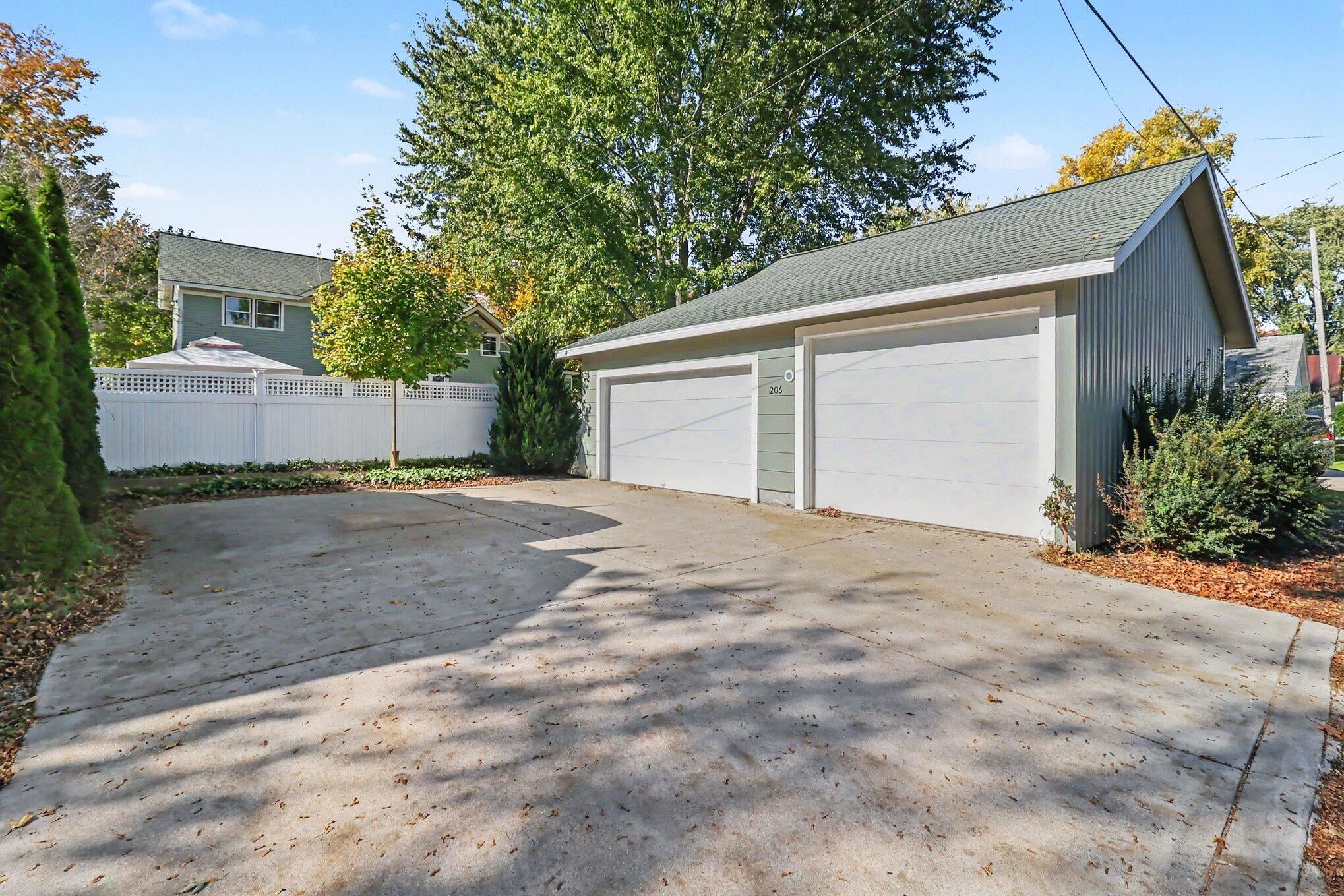 206 N Gaylord Avenue