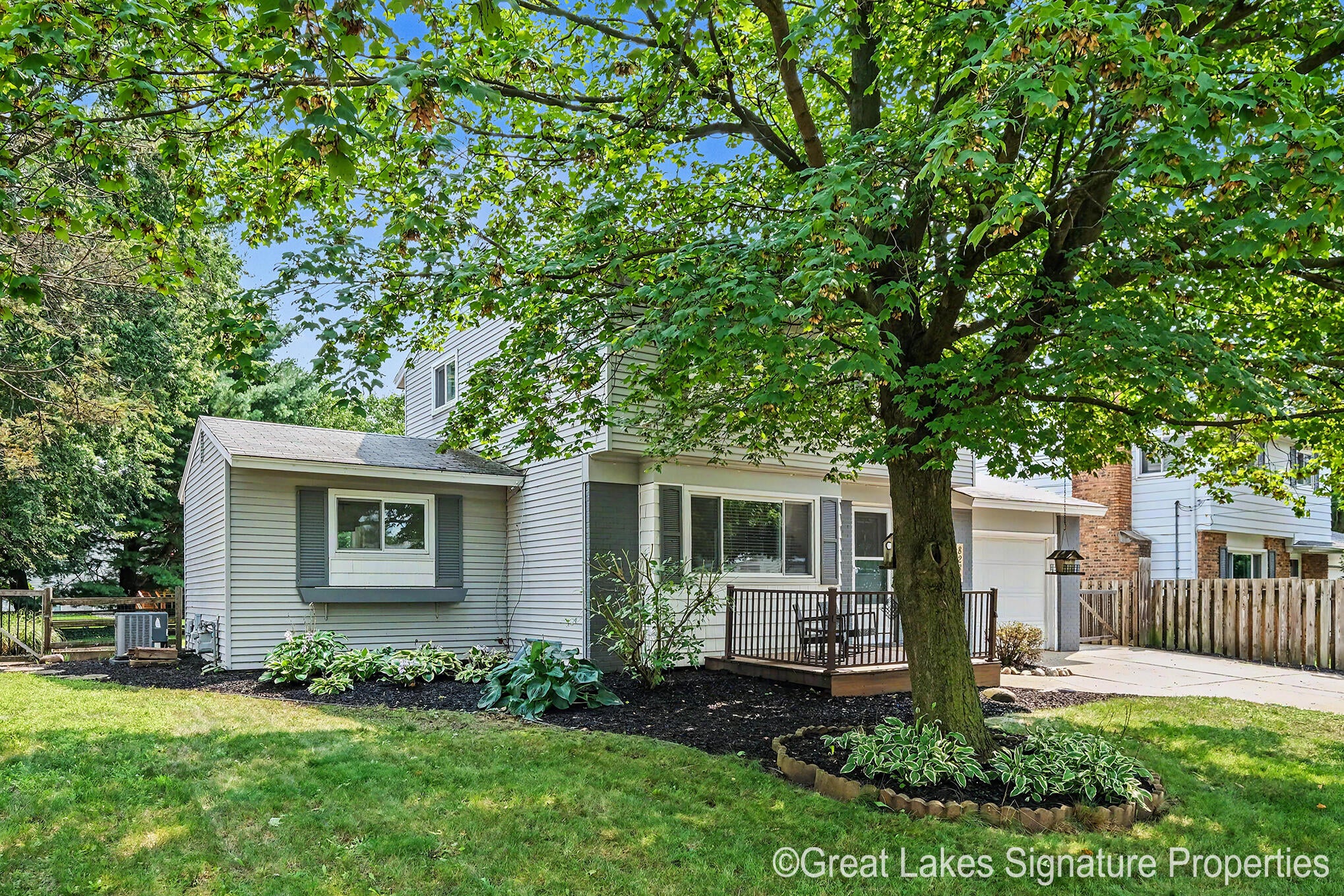 8282 Courtland Drive NE
