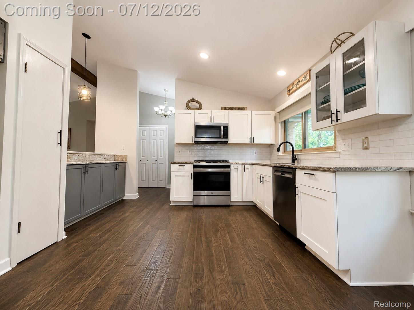 2033 Avonstoke Road