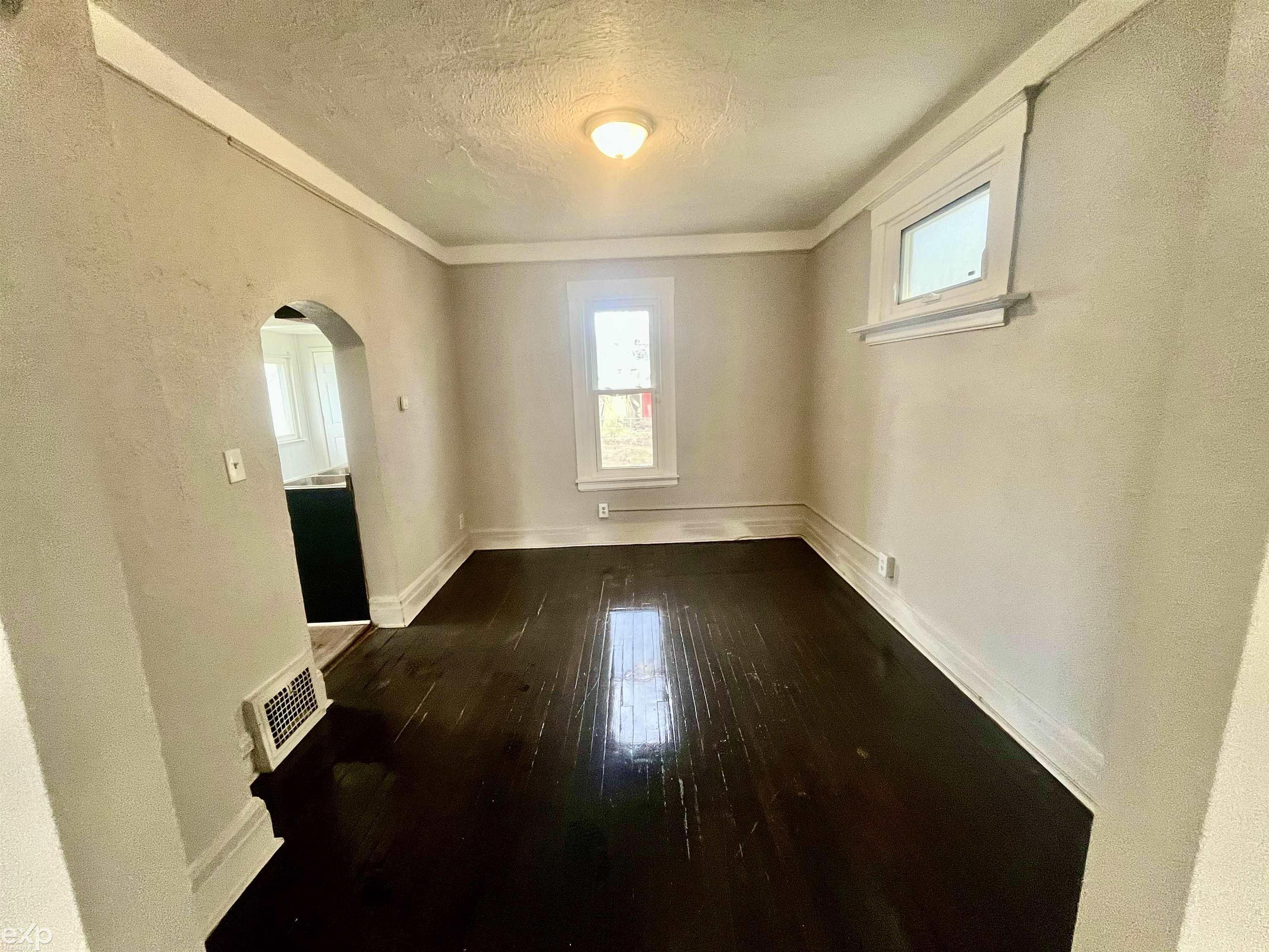 13 E Glenwood Street