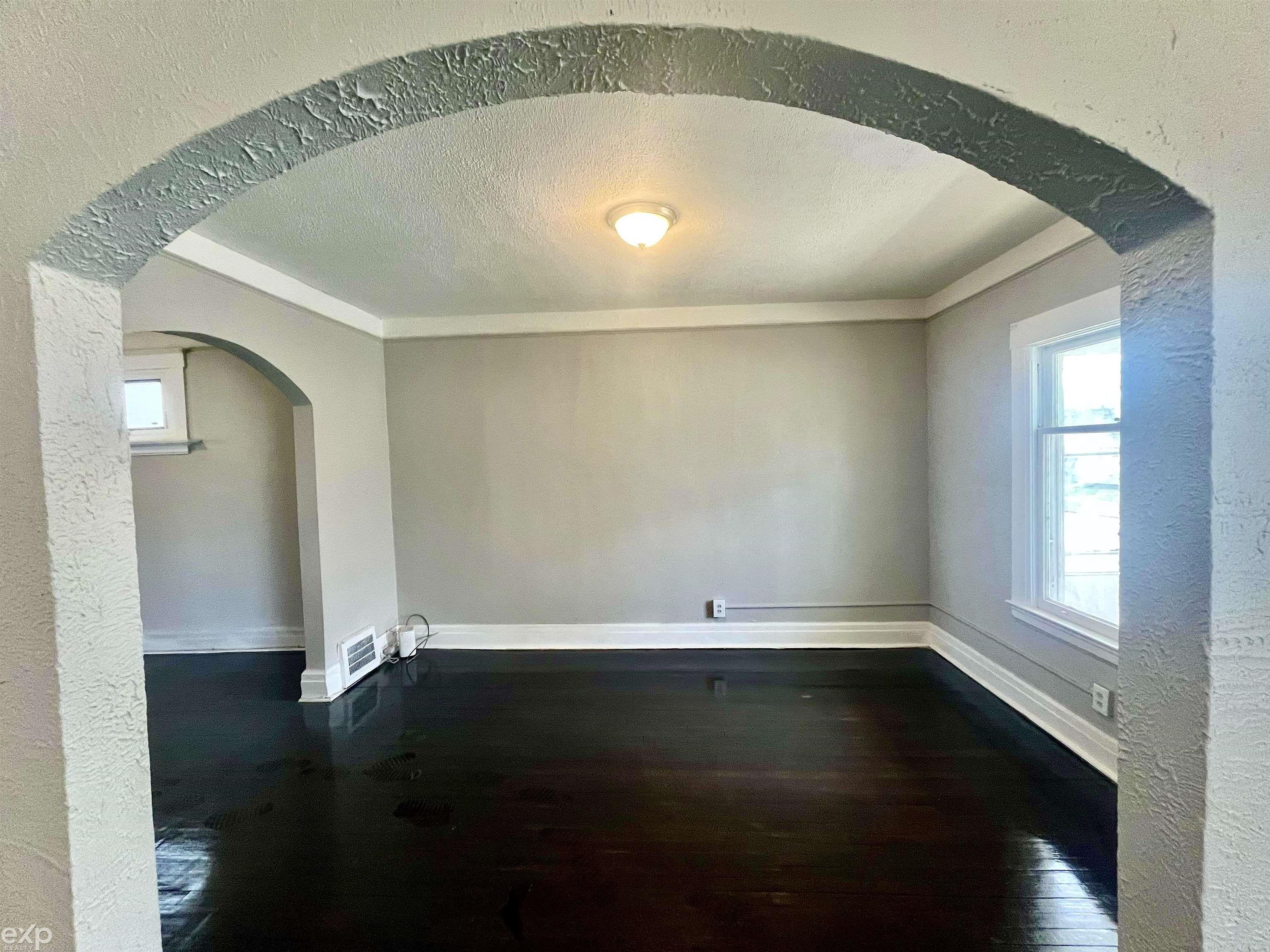 13 E Glenwood Street