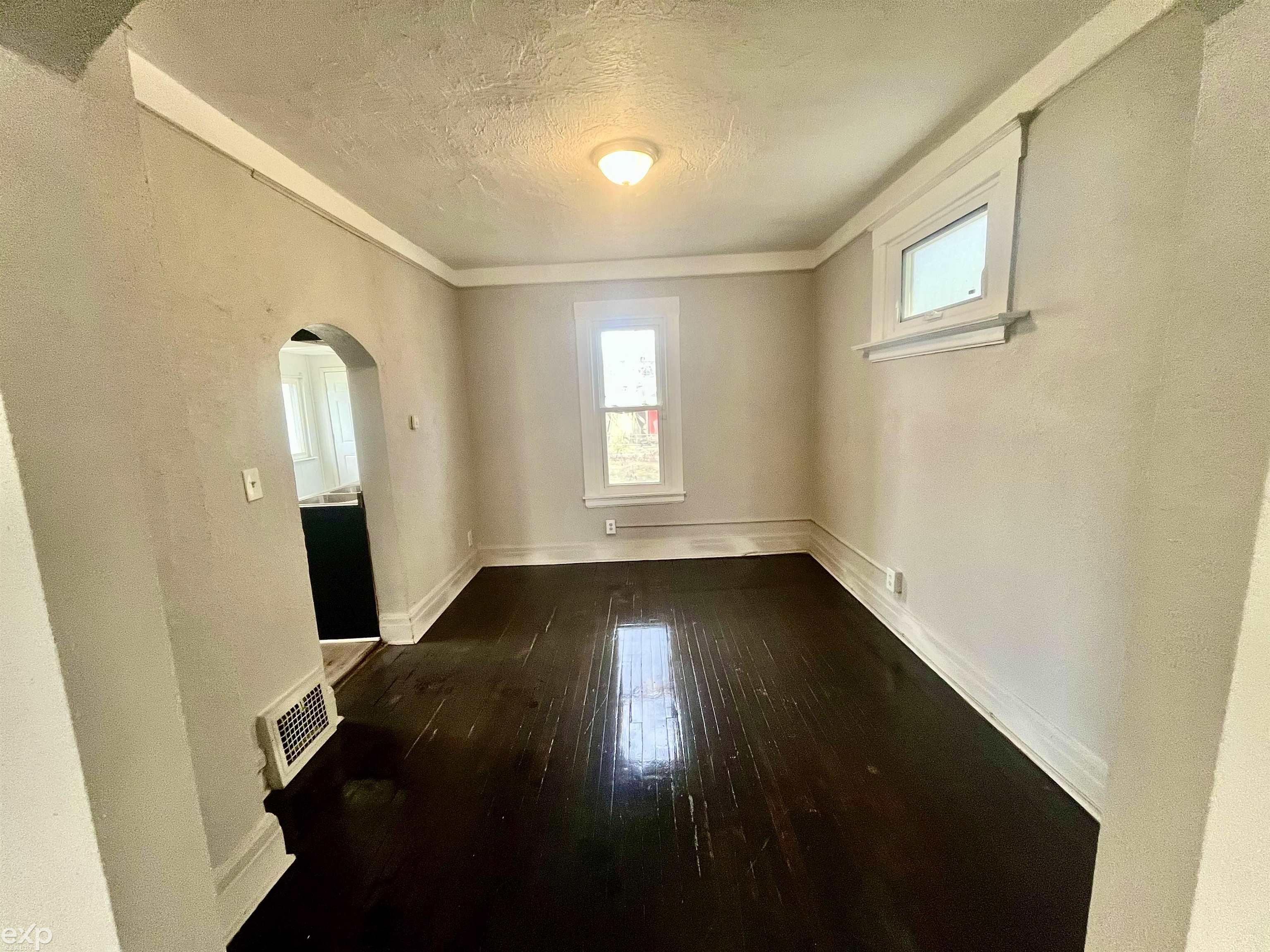 13 E Glenwood Street