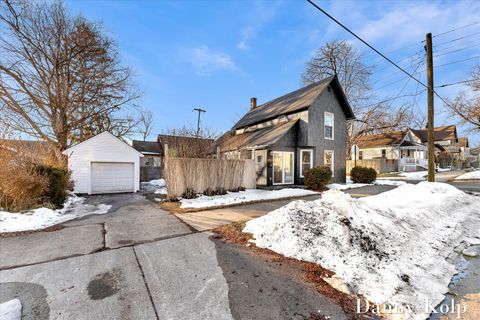 Tiny photo for 1245 Paris Avenue NE, Grand Rapids City, MI 49505 (MLS # 65026005998)